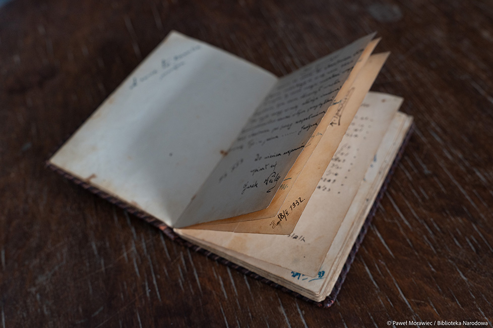 Sztambuch żydowskiej dziewczynki podarowany przez Krystynę Piórkowską Bibliotece Narodowej