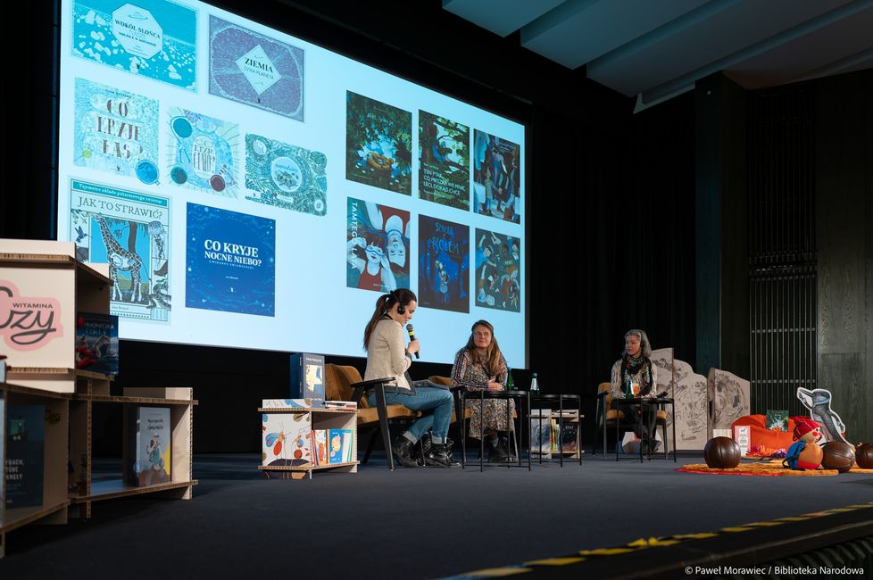 O książce dziecięcej, ilustracji i&nbsp;czytaniu. Relacja z&nbsp;konferencji „Potrzebujemy witaminy Czy”